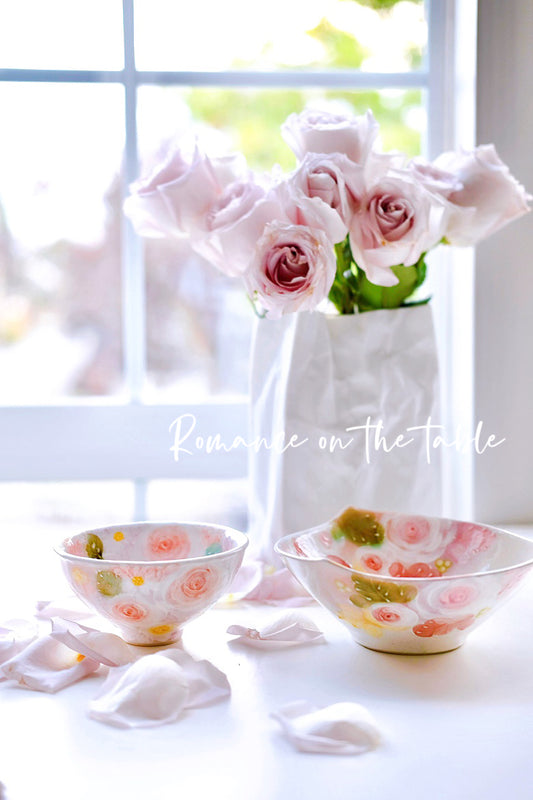 Yuzuriha Flower Scenery Noodle Bowl with Pink Roses