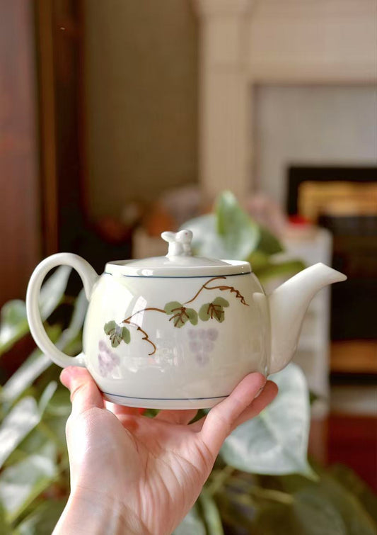 Aritaware Bunny with grape Teapot set (Gift Box)