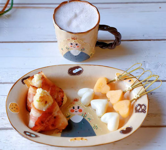 PiPi Girl Oval Plate in Creamy Chocolate Brown