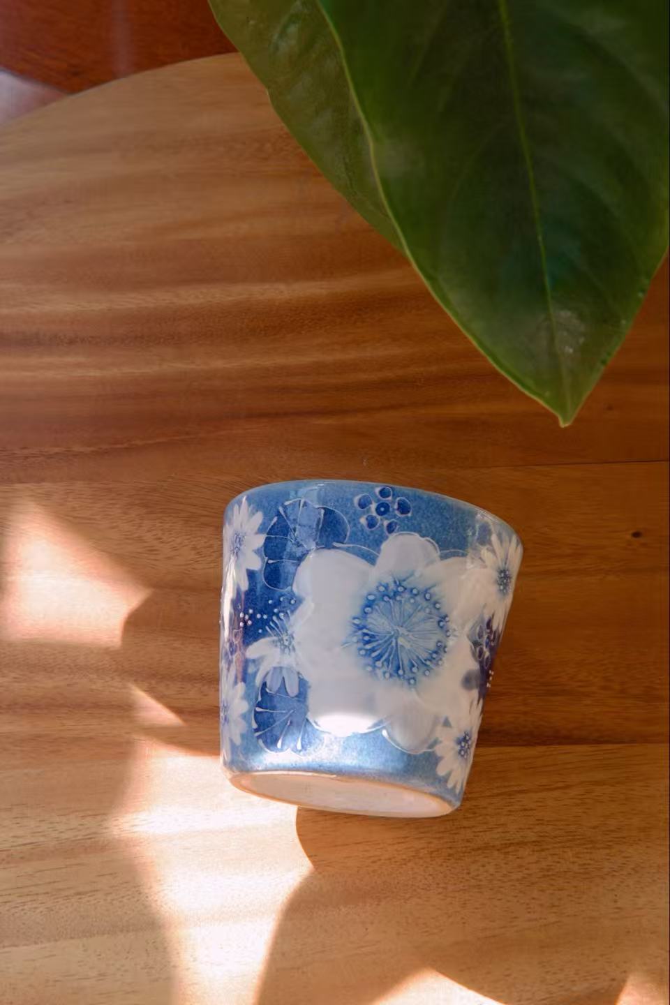 Yuzuriha Flower Pot and Teacups (Gift Box)