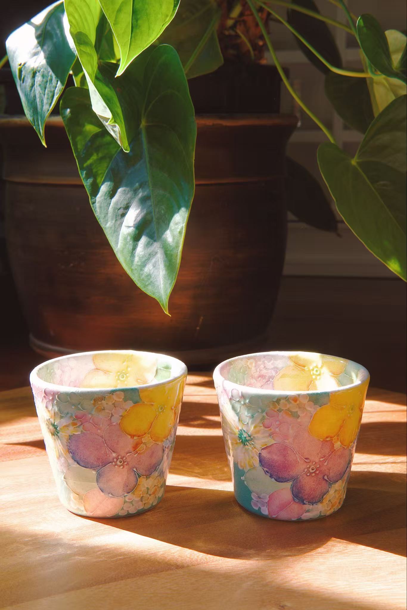 Yuzuriha Flower Pot and Teacups (Gift Box)