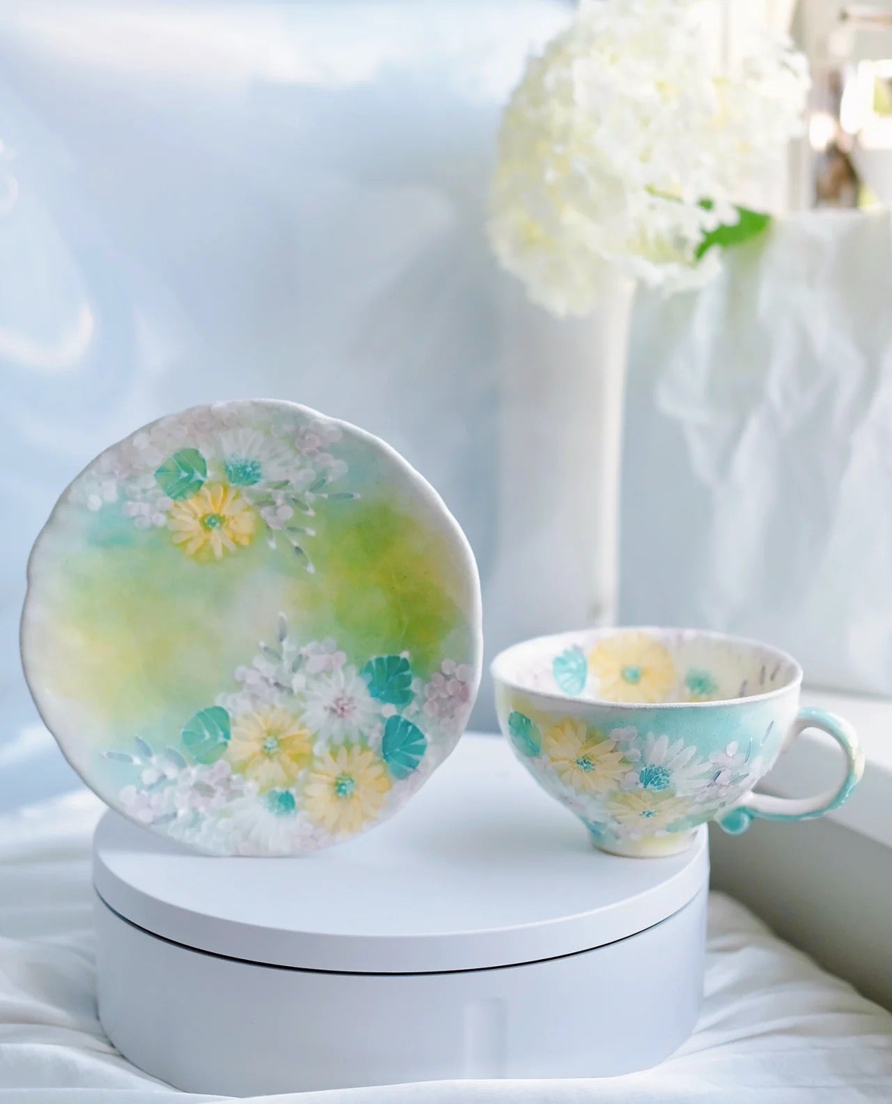 Yuzuriha Flower Coffee Mug