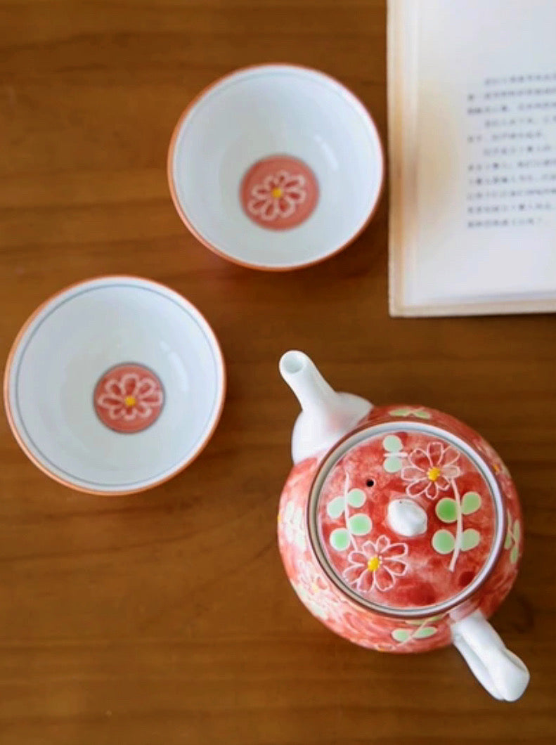 Arita Sakura Red Bunny Pot in Wooden Box