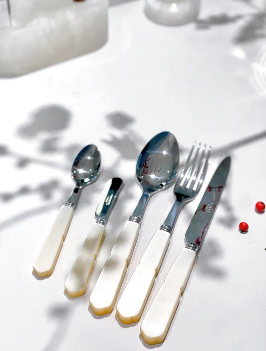 Sabre GUSTAVE Cutlery - Pearl  4 Pieces