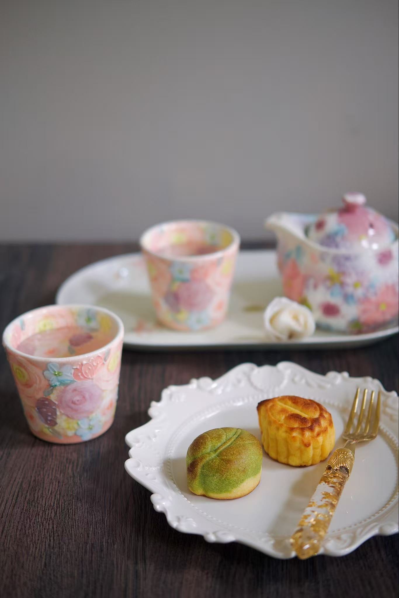 Yuzuriha Flower Pot and Teacups (Gift Box)