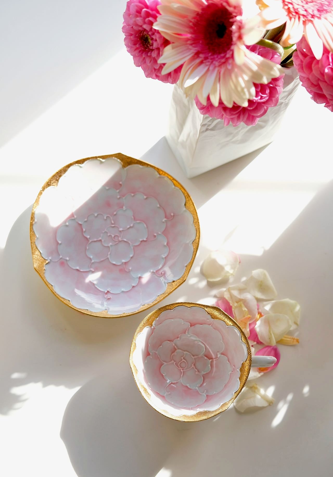 Aritayaki golden peony cups and saucers