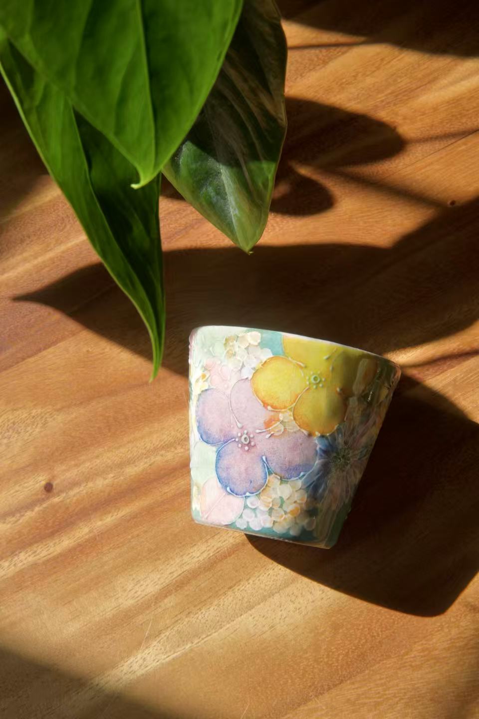 Yuzuriha Flower Pot and Teacups (Gift Box)
