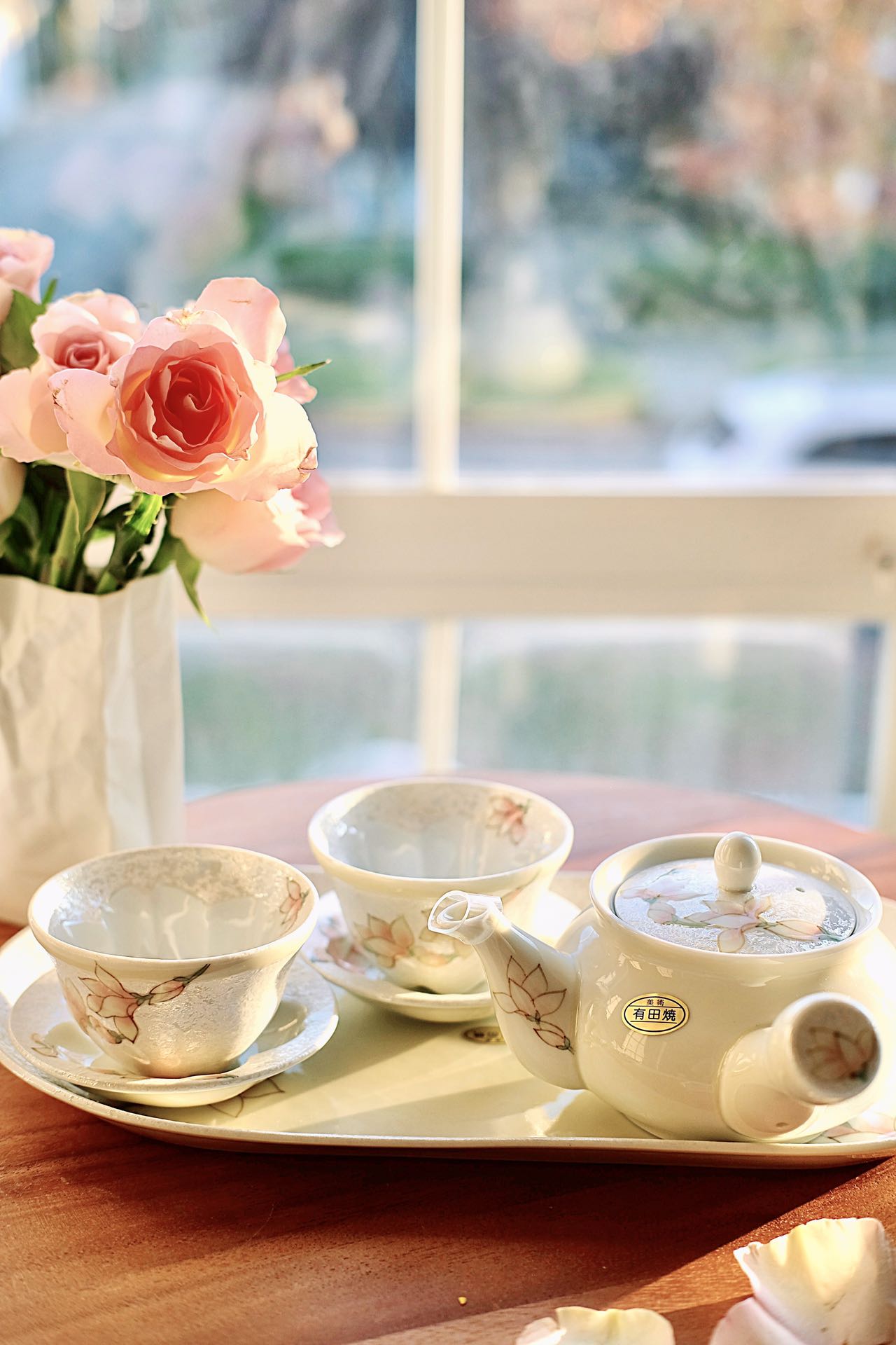 Arita Ware Raster Magnolia Teapot with Teacups