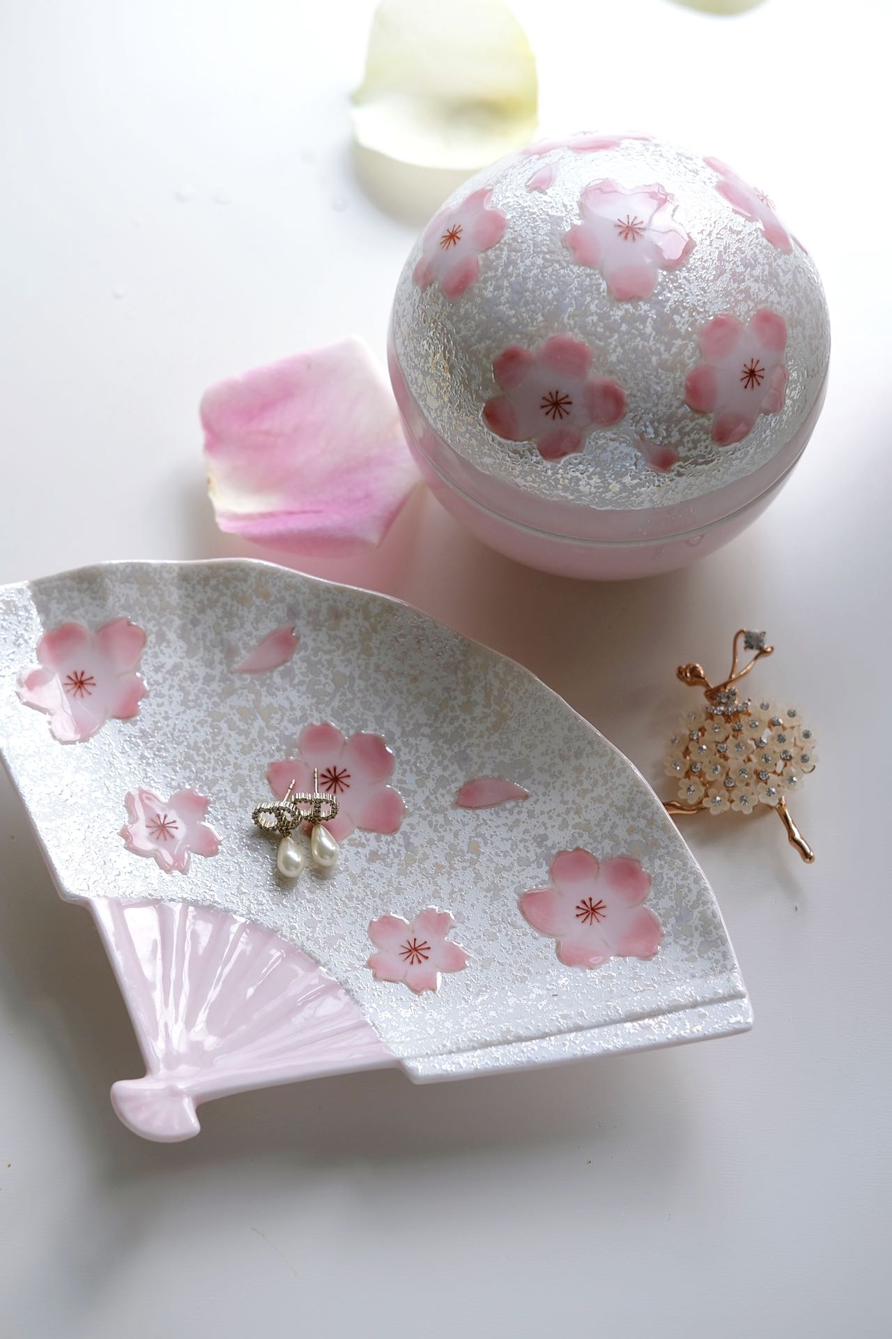 Arita Ware Sakura Jewelly Box with Pearl Glaze