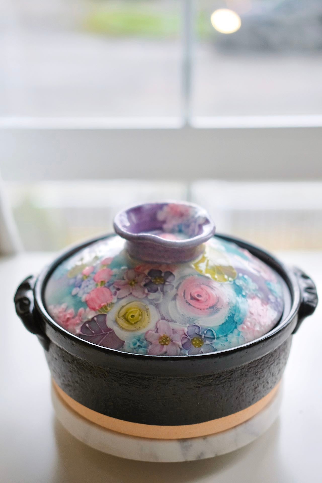 Yuzuriha Clay Rose Pot