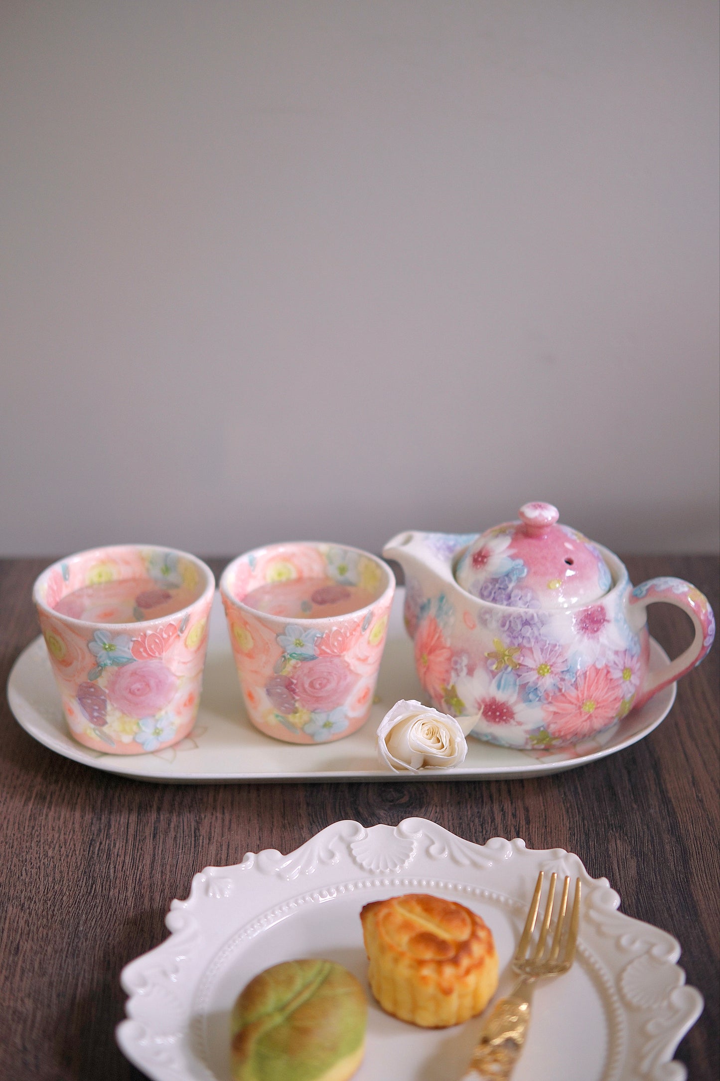 Yuzuriha Flower Pot and Teacups (Gift Box)
