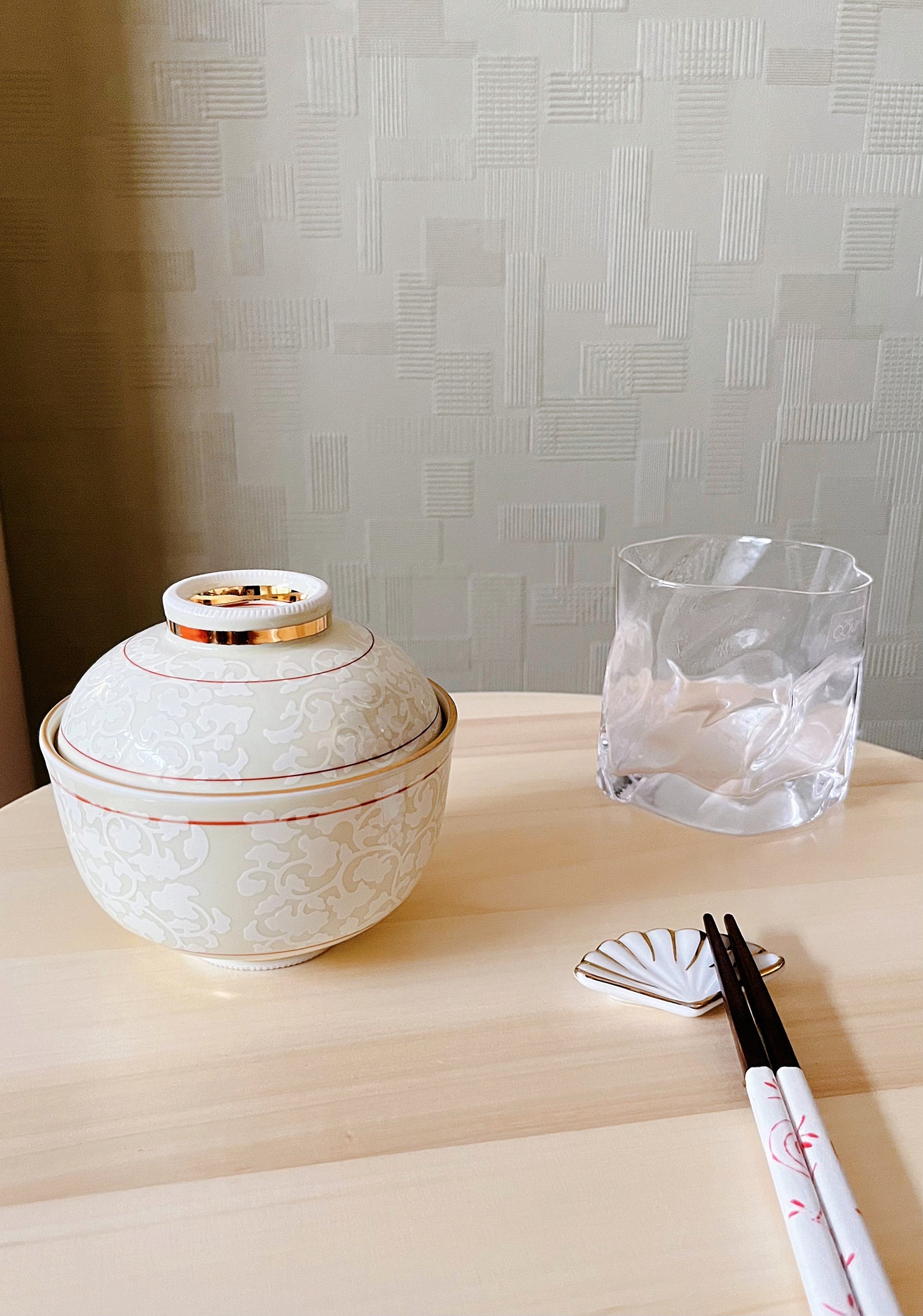 White Minoyaki Bowl with Fitted Cover