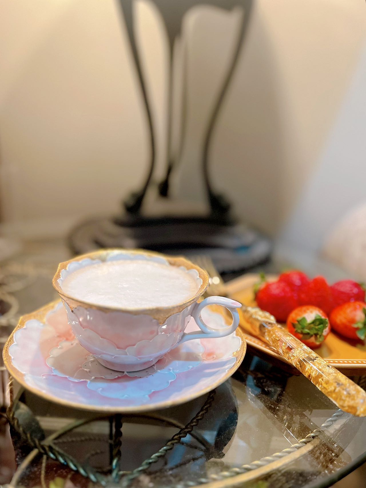 Aritayaki golden peony cups and saucers