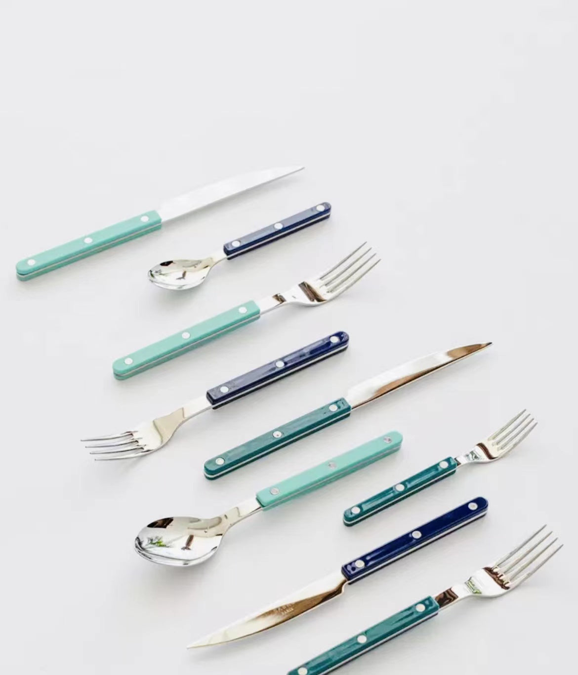 Sabre Bistrot Shiny Flatware - Tiffany Blue