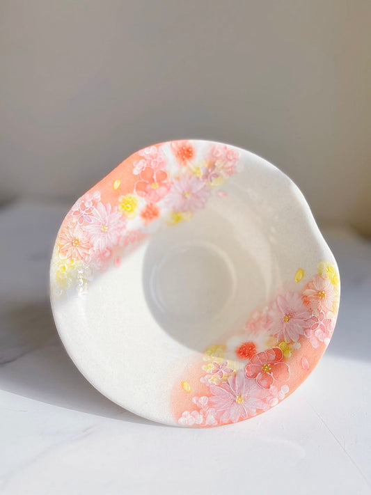 Yuzuriha Flower Scenery Noodle Bowl with Peachy Flowers