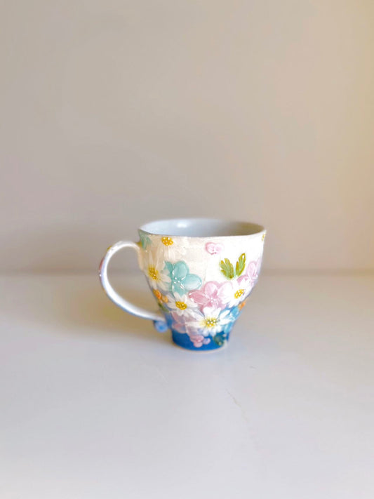 Yuzuriha Flower Mug (Gift Box)