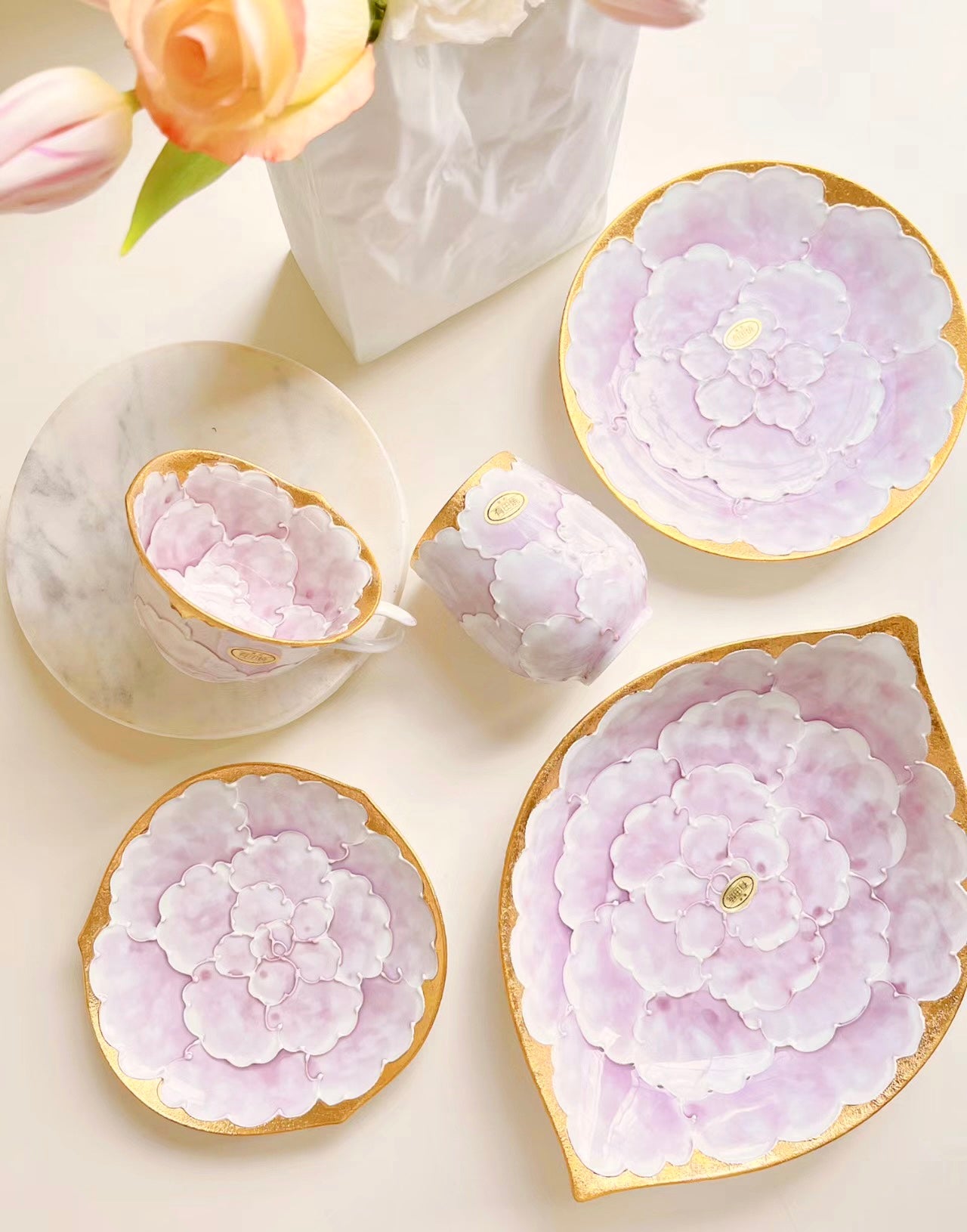 Arita Peony Golden Lemon Plate Gift Box