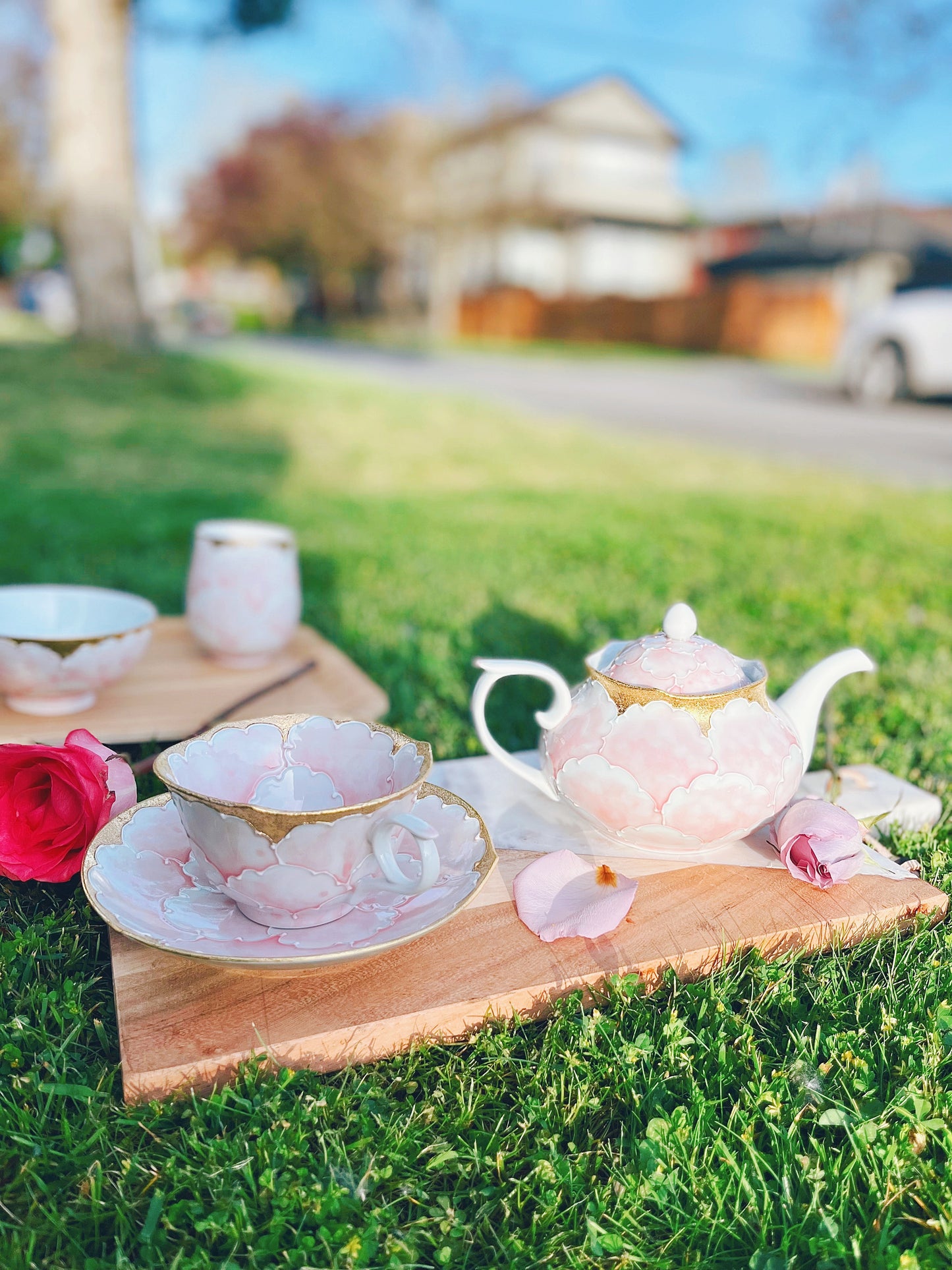 Aritayaki golden peony cups and saucers