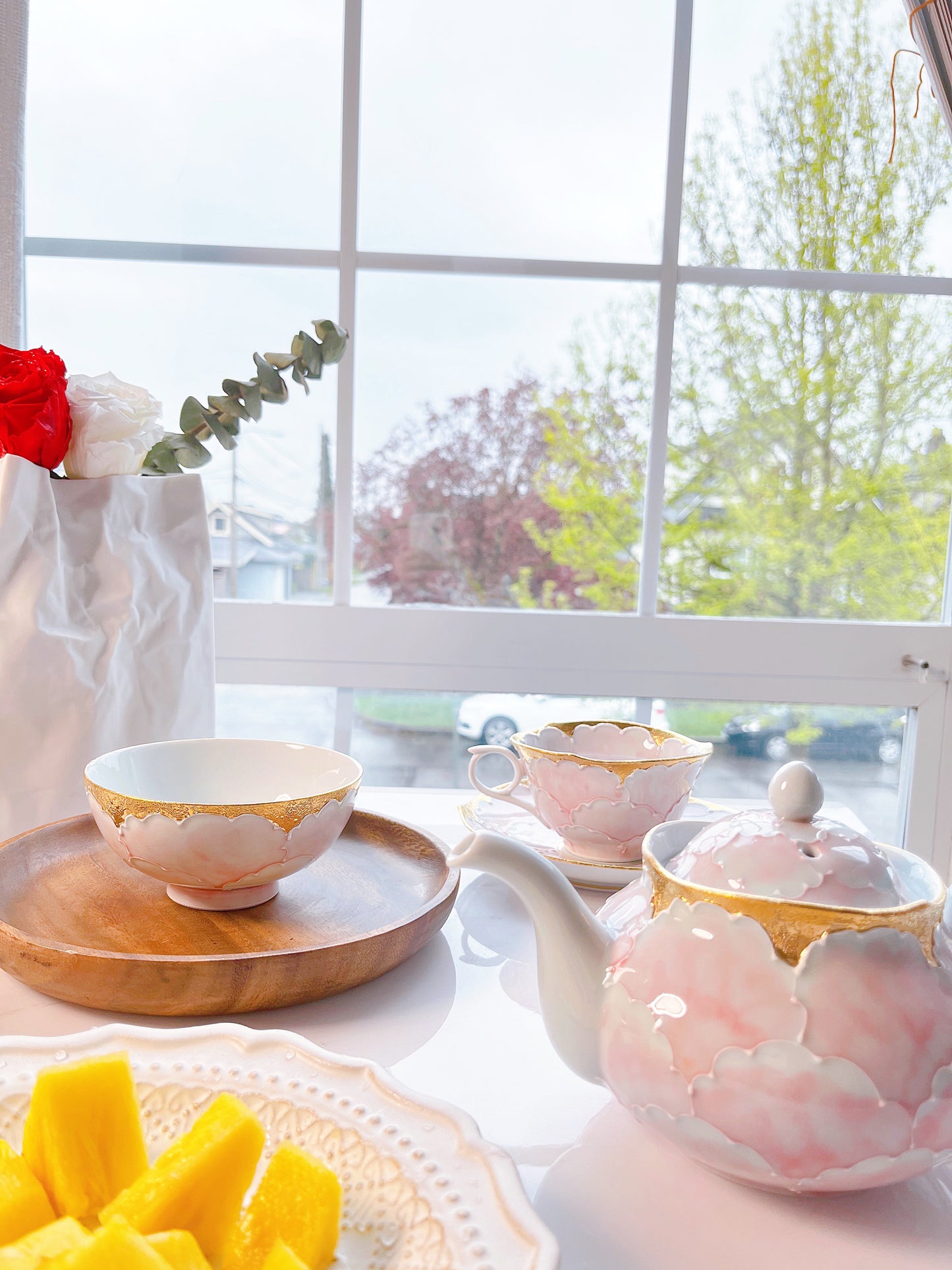 Aritayaki golden peony cups and saucers