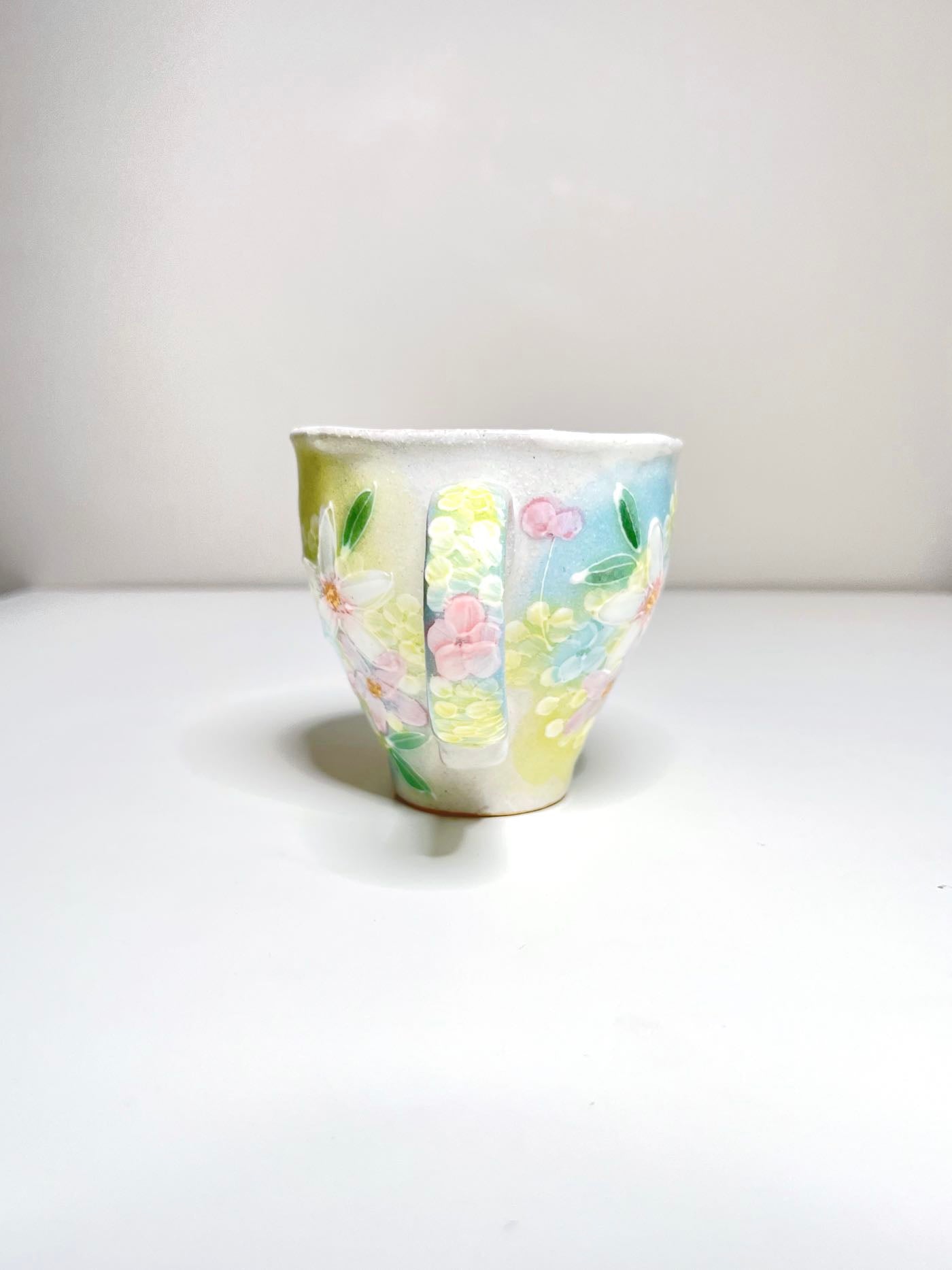 Yuzuriha Flower Mug (Gift Box)