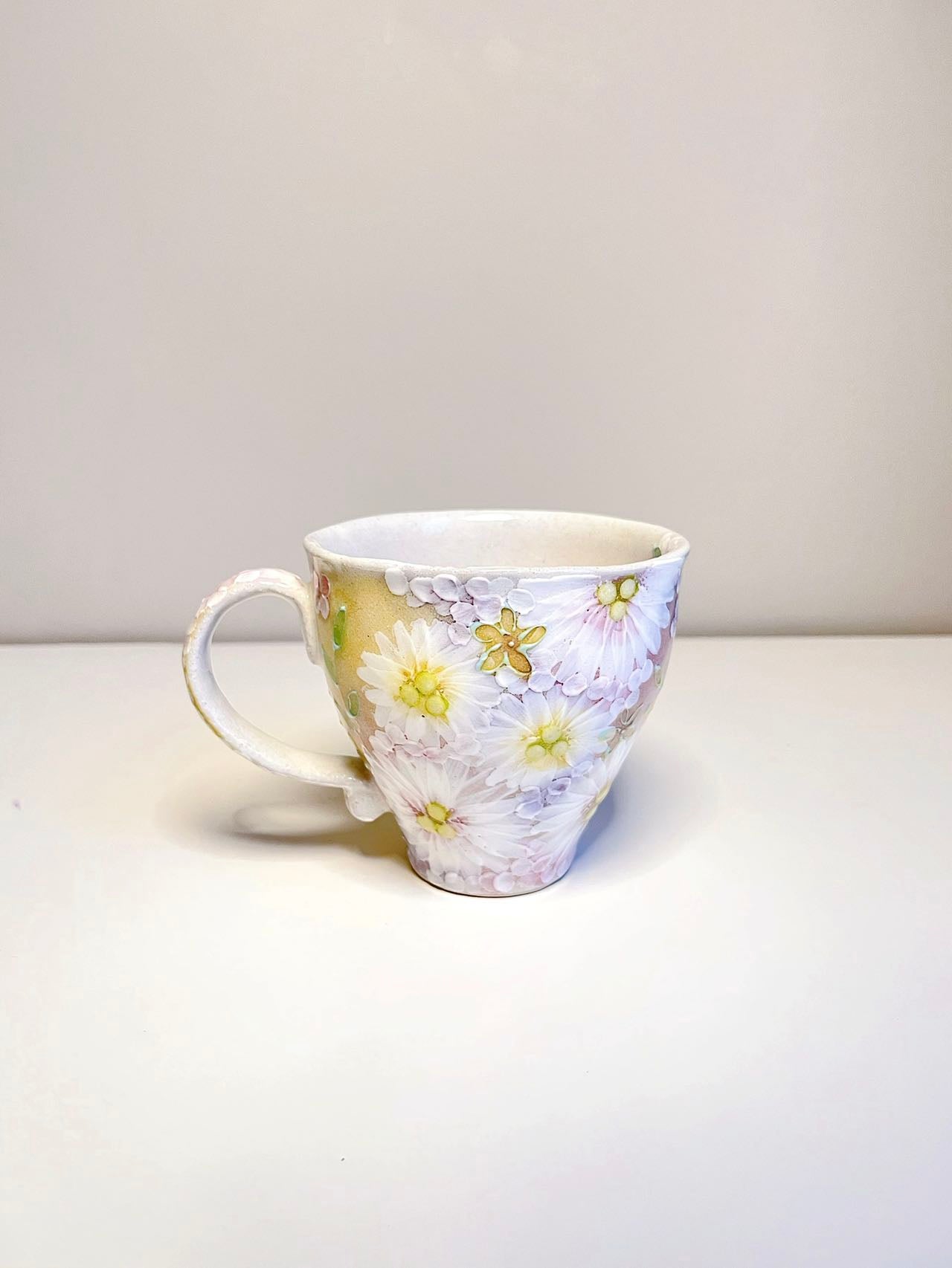 Yuzuriha Flower Mug (Gift Box)