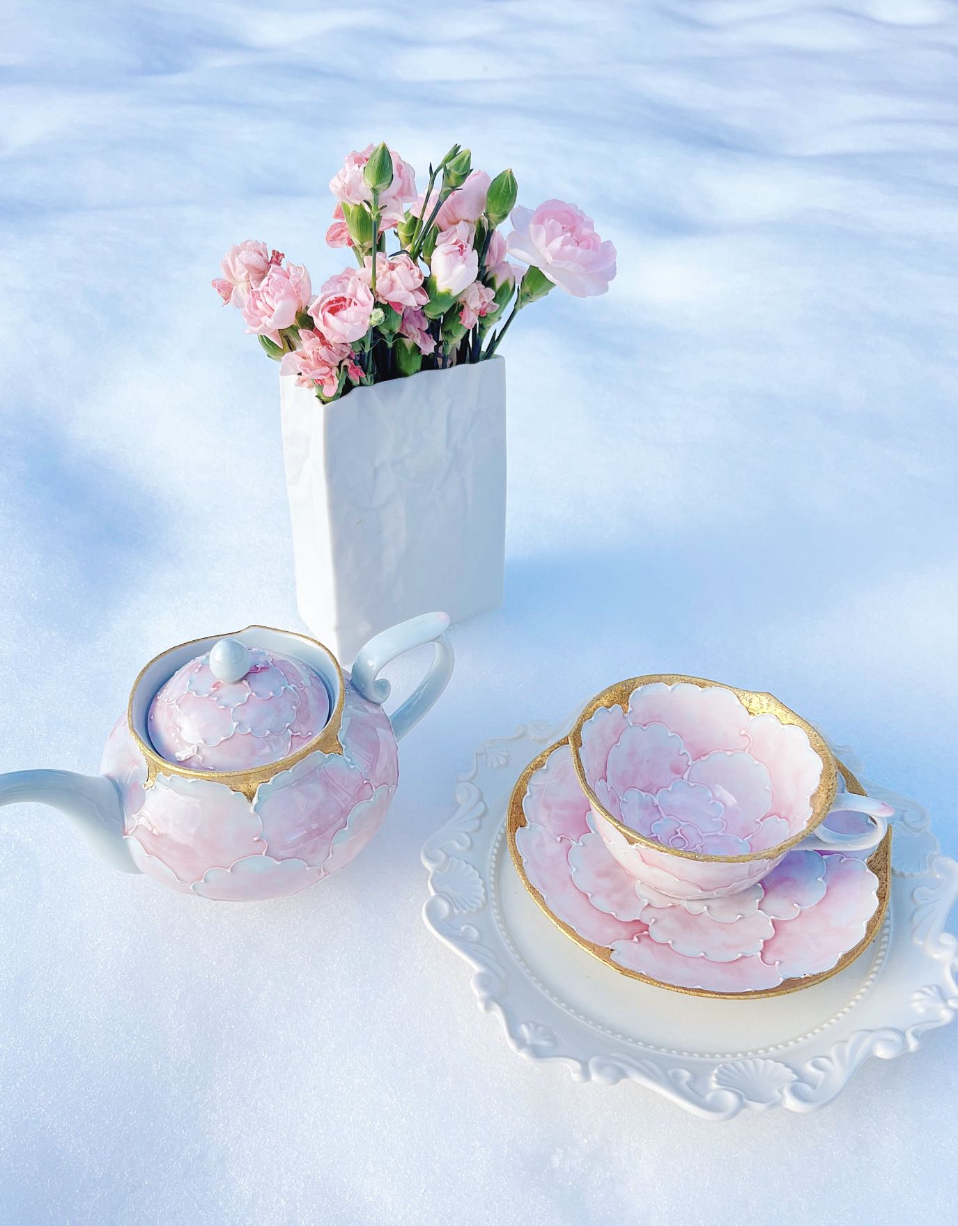 Aritayaki golden peony cups and saucers