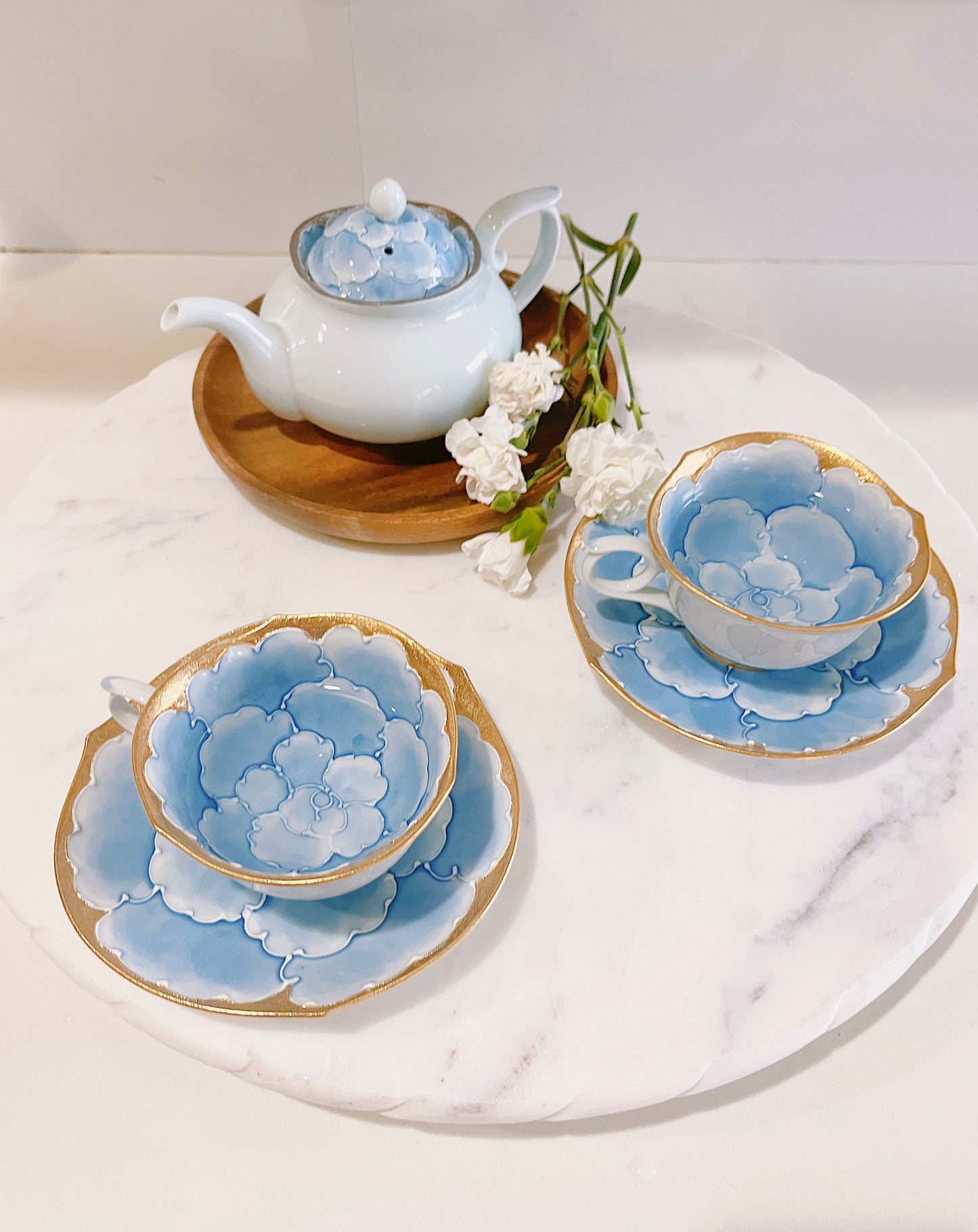 Aritayaki golden peony cups and saucers