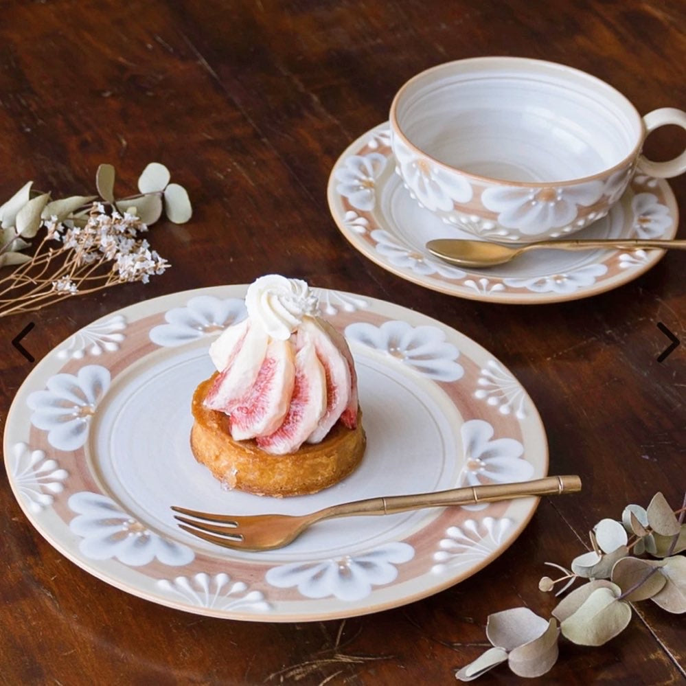 Mashiko Plates with Flowers