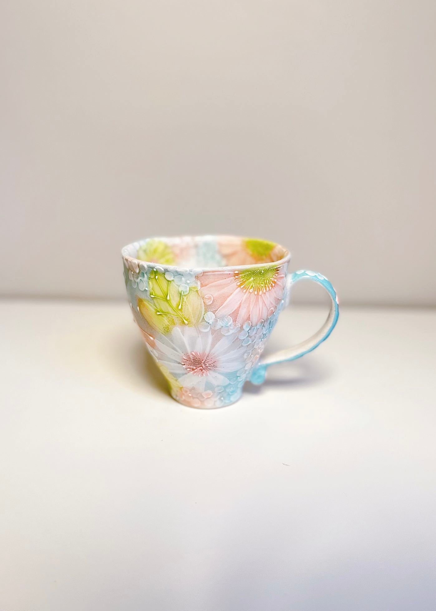 Yuzuriha Flower Mug (Gift Box)