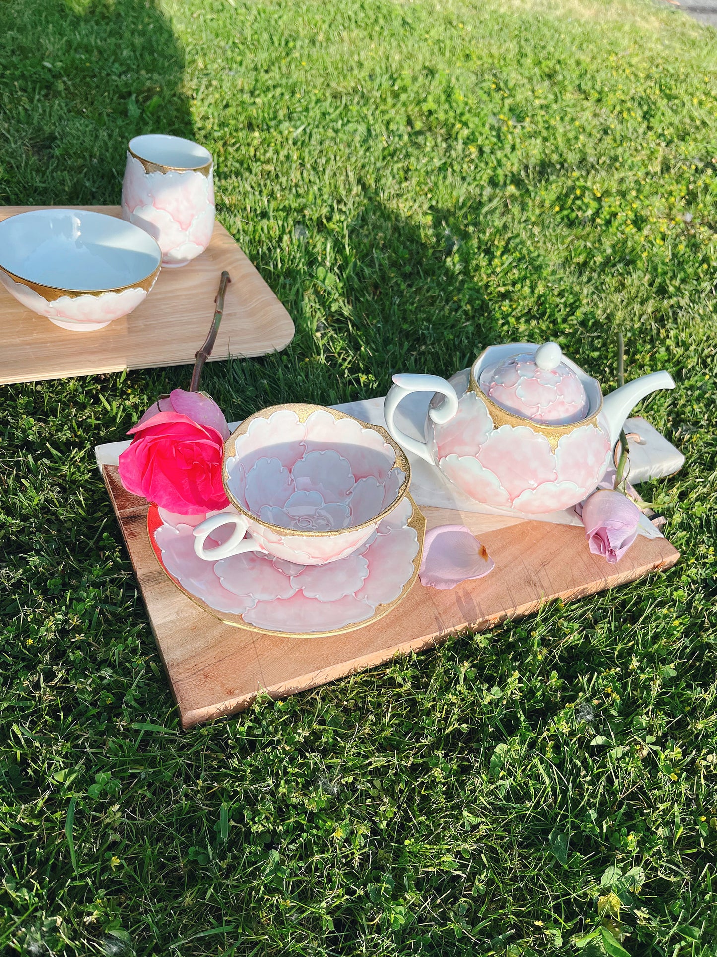 Aritayaki golden peony cups and saucers