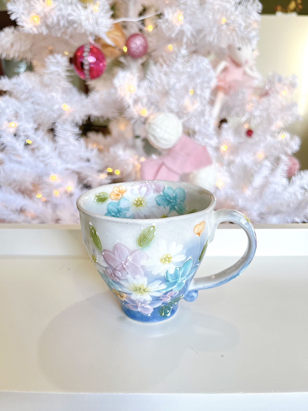 Yuzuriha Flower Mug (Gift Box)