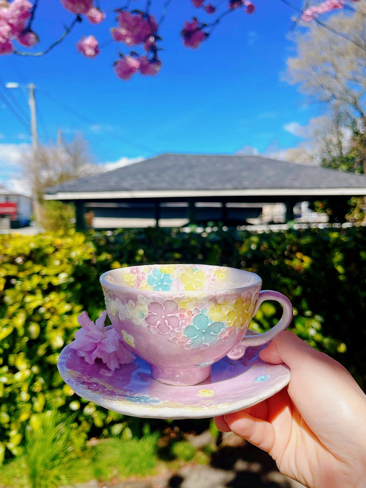 Yuzuriha Flower Coffee Mug with Purple flower