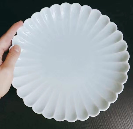 Aritayaki Chrysanthemum Plate